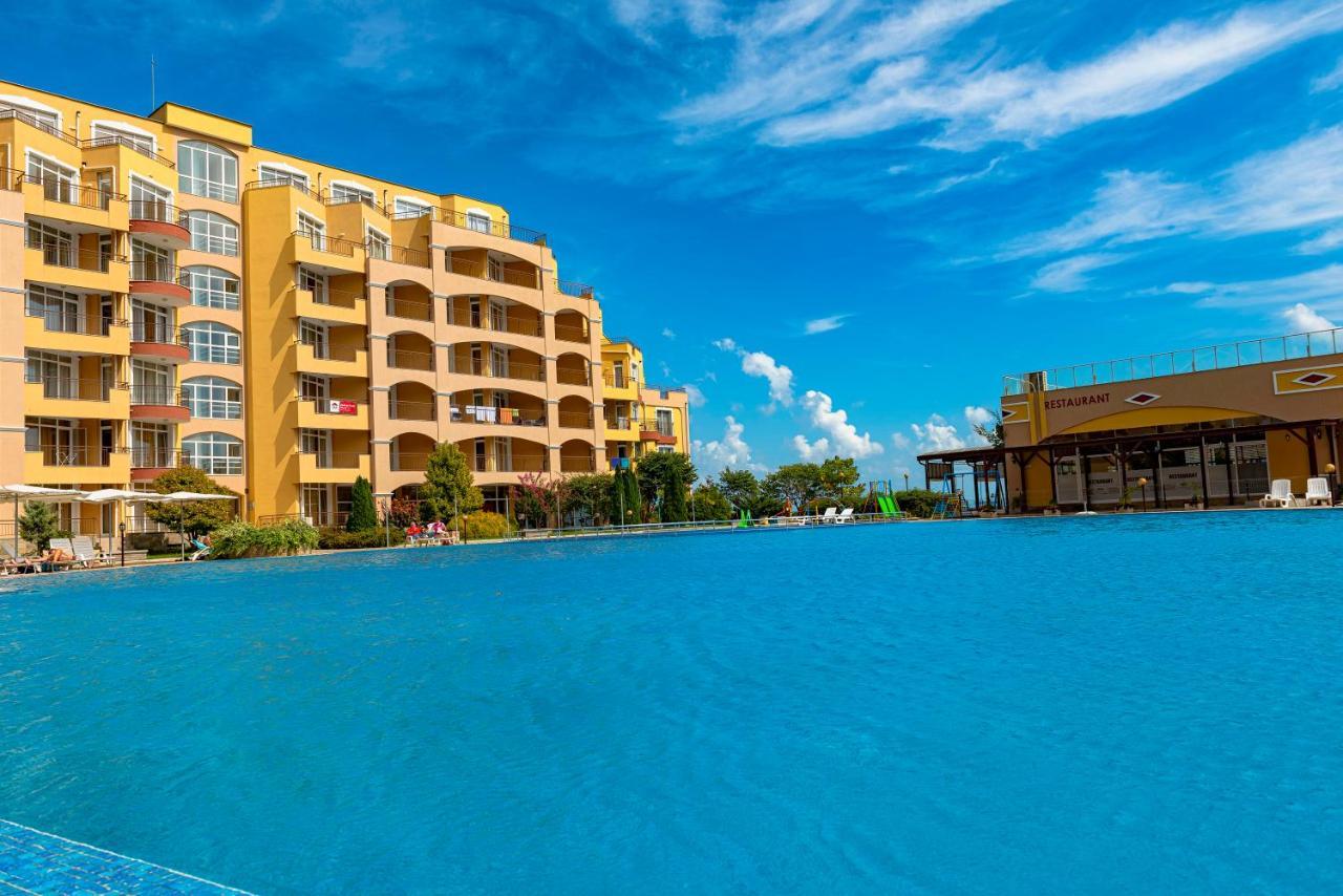 Menada Grand Resort Apartments Aheloj Kültér fotó
