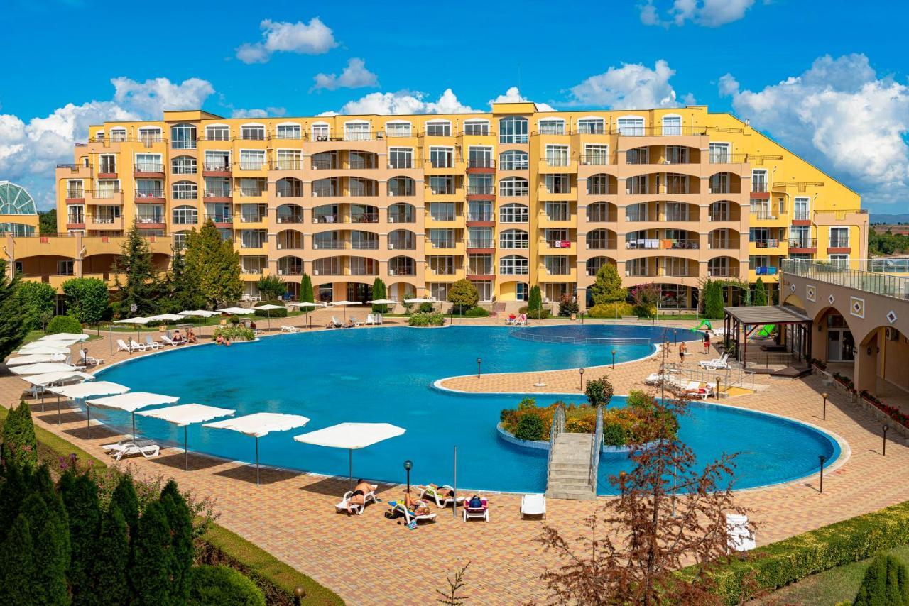 Menada Grand Resort Apartments Aheloj Kültér fotó