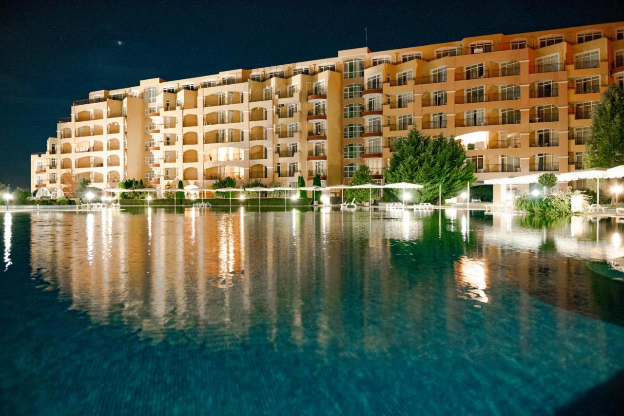 Menada Grand Resort Apartments Aheloj Kültér fotó