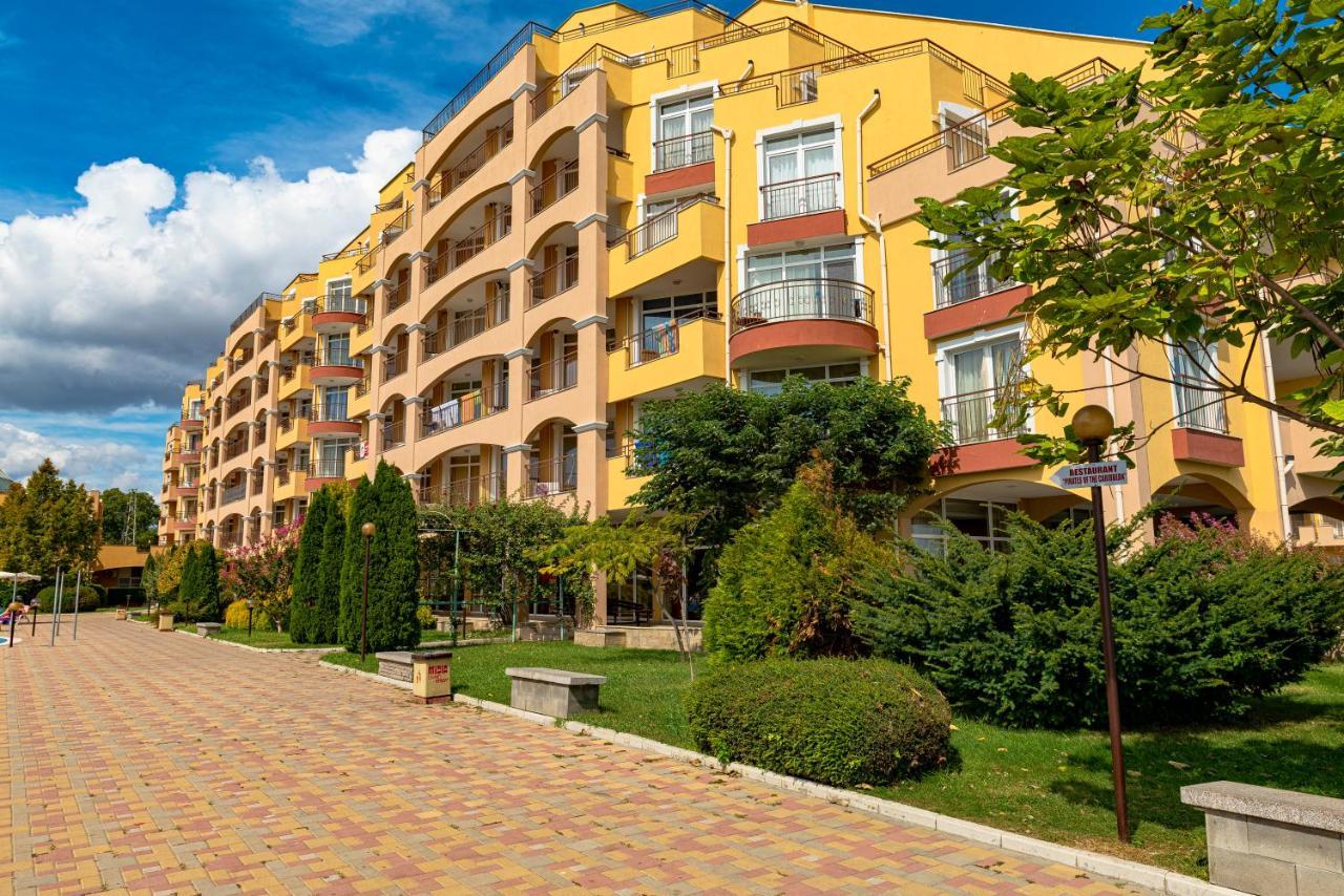 Menada Grand Resort Apartments Aheloj Kültér fotó