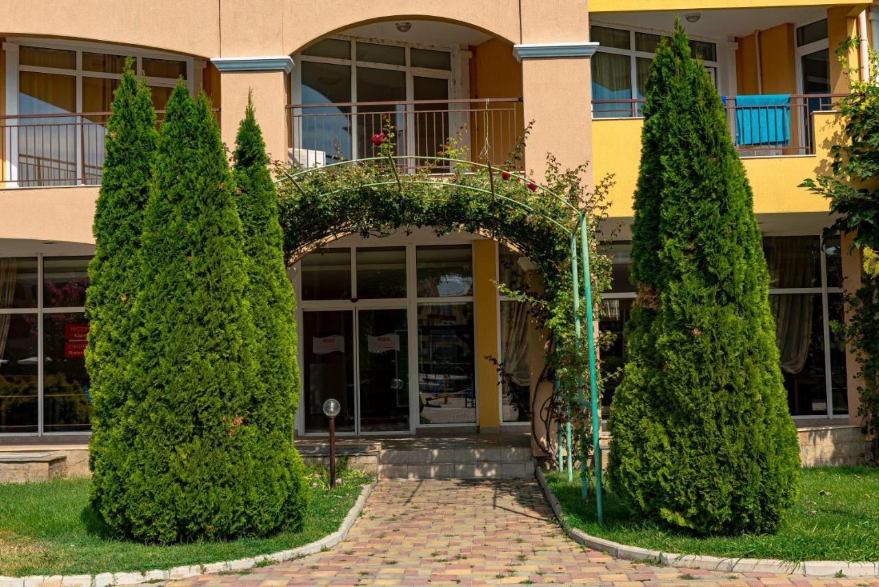 Menada Grand Resort Apartments Aheloj Kültér fotó