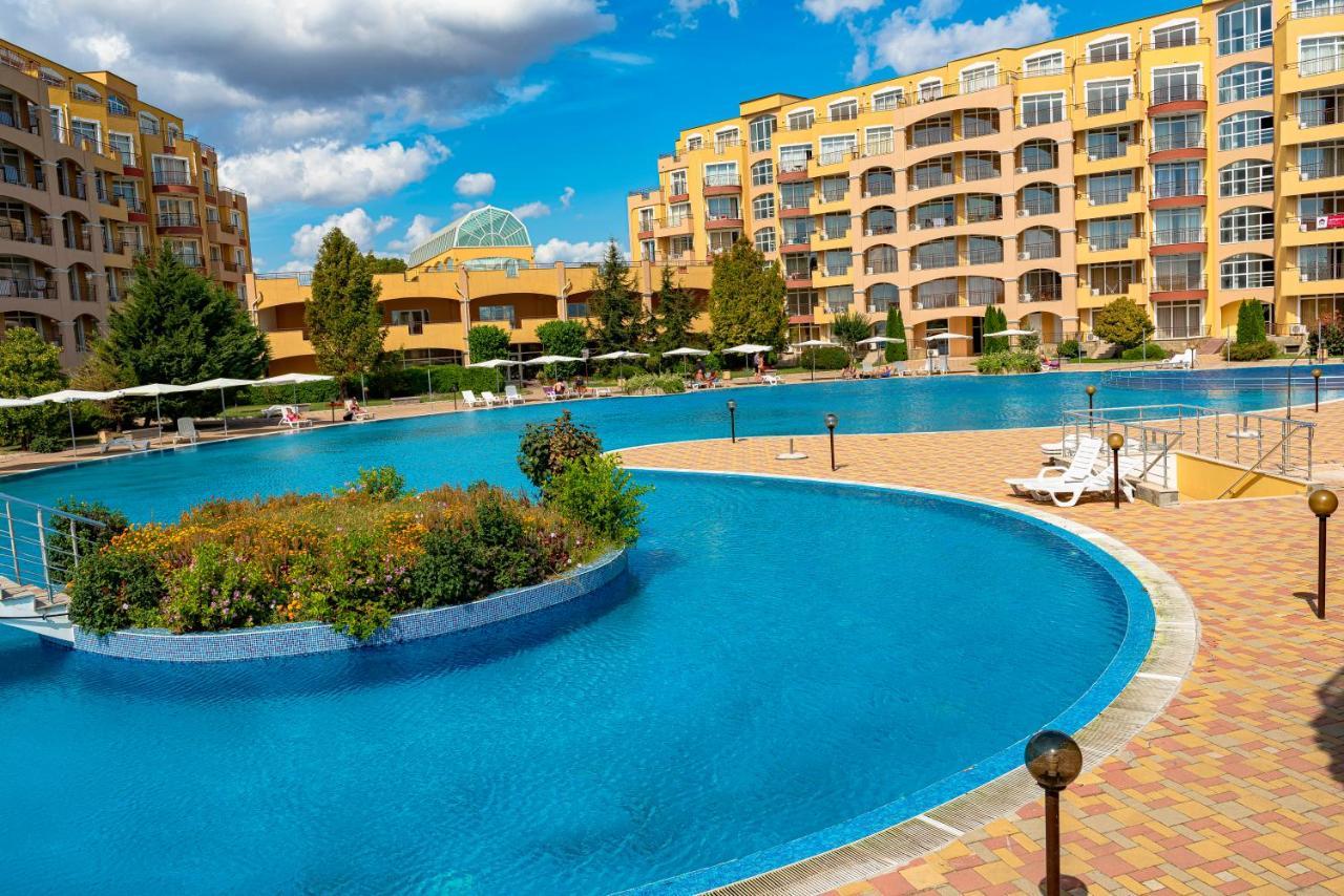 Menada Grand Resort Apartments Aheloj Kültér fotó